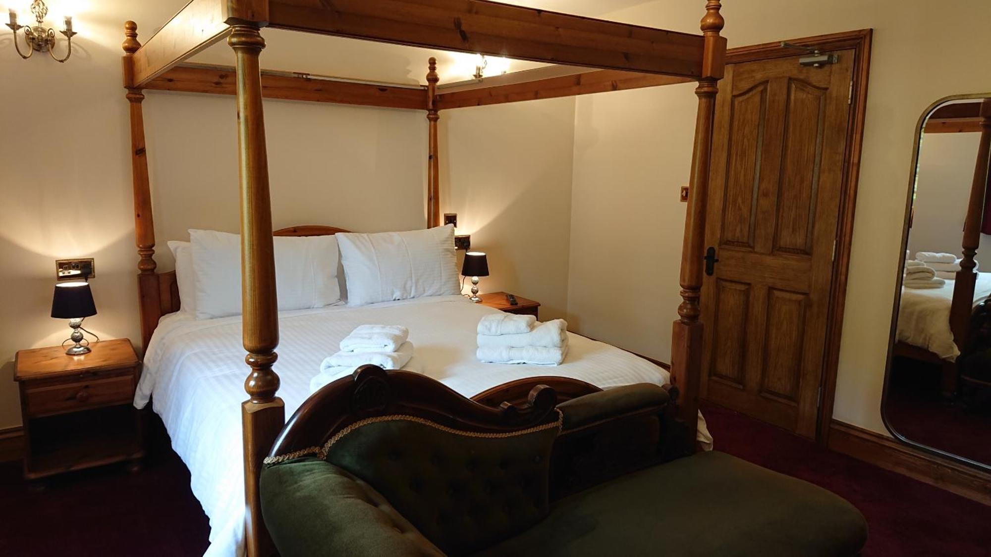Great Trethew Hotel - Self Catering Lodges - Bar & Restaurant Liskeard Exterior foto