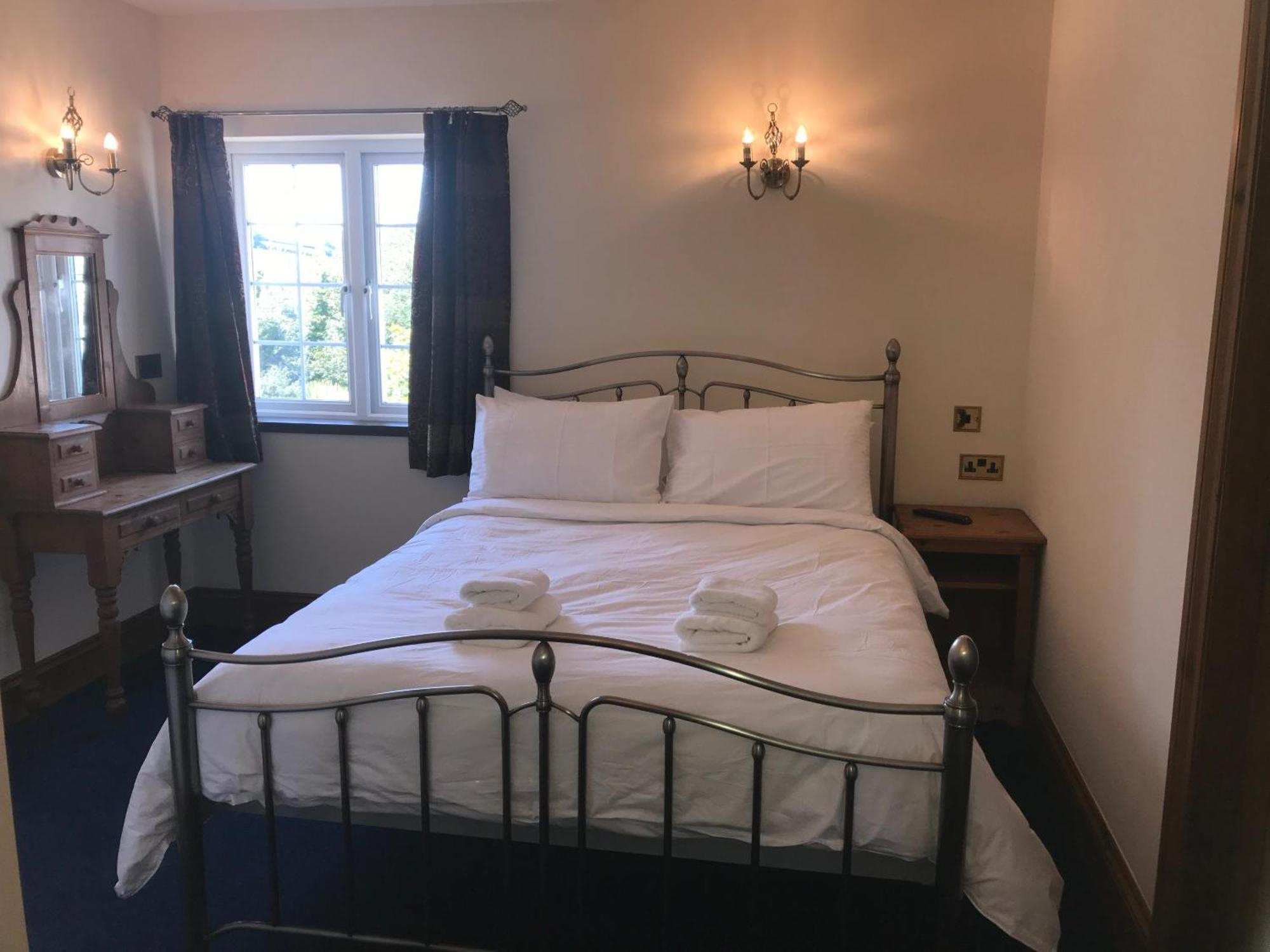 Great Trethew Hotel - Self Catering Lodges - Bar & Restaurant Liskeard Habitación foto