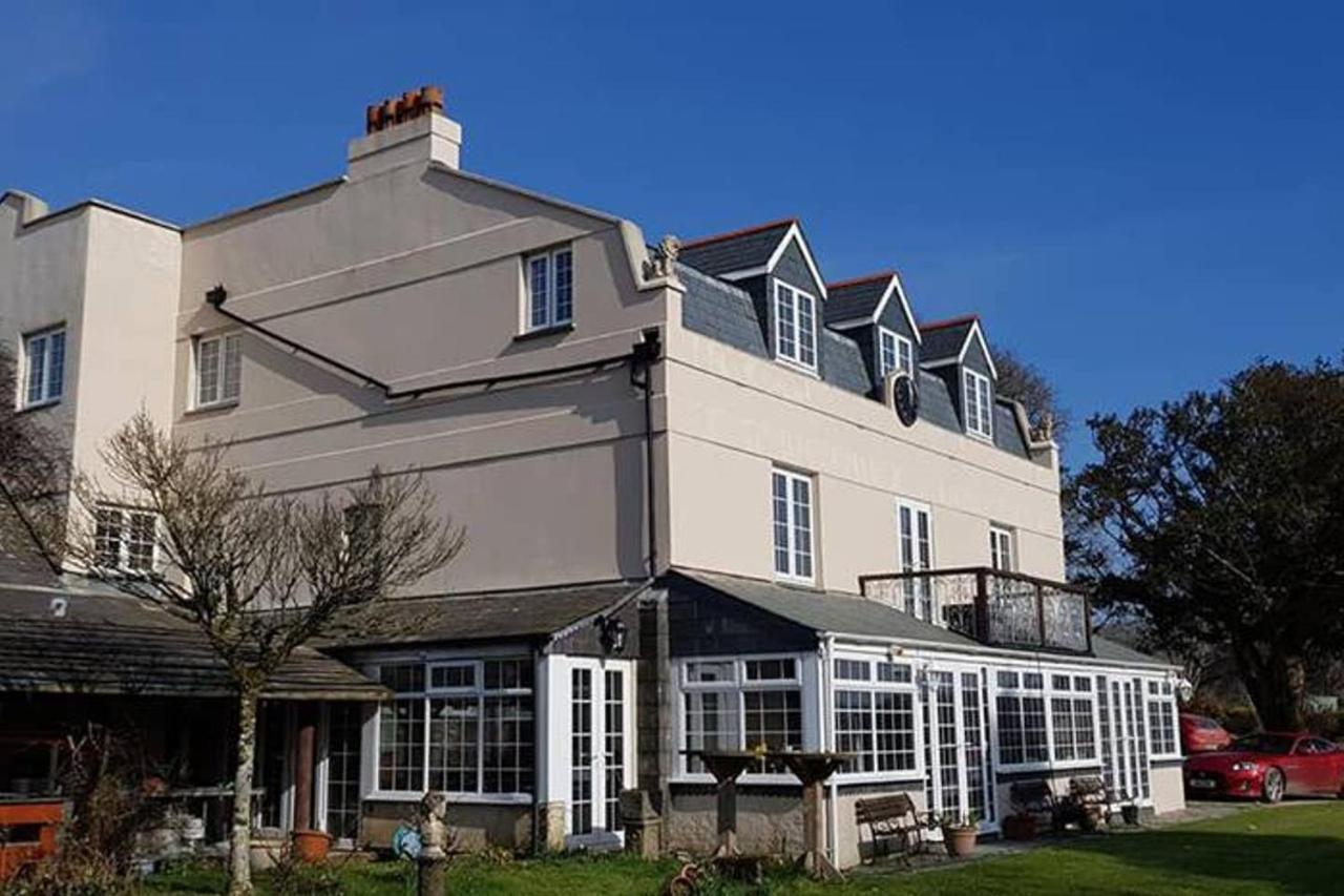 Great Trethew Hotel - Self Catering Lodges - Bar & Restaurant Liskeard Exterior foto